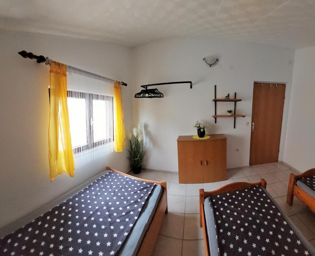 Apartments Maltasic Vir Exterior photo