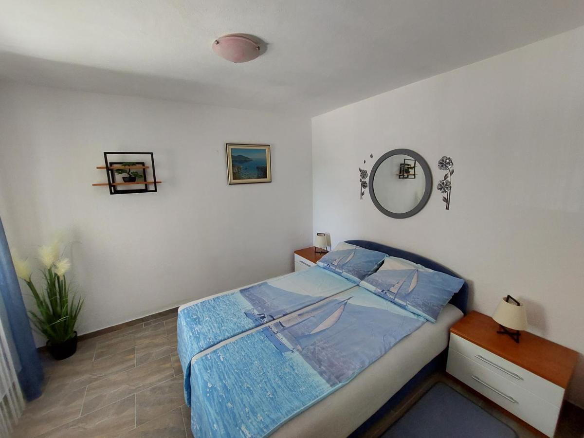Apartments Maltasic Vir Exterior photo