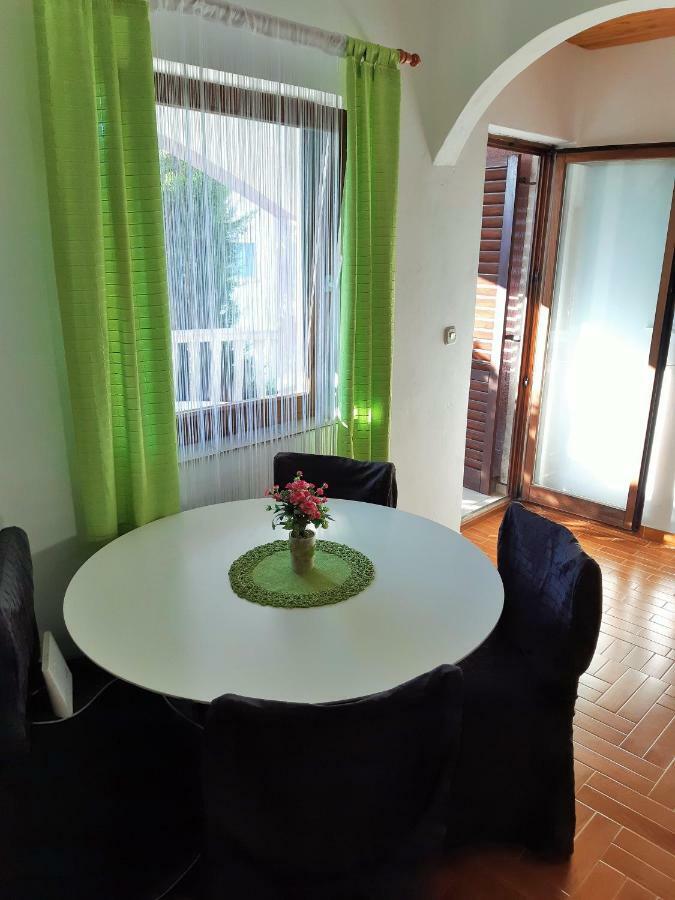 Apartments Maltasic Vir Exterior photo